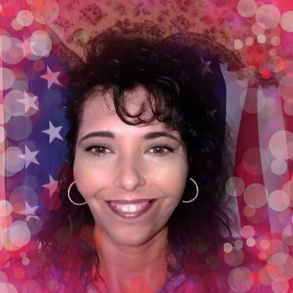 Meet your Posher, Katie - Picture 1 of 1